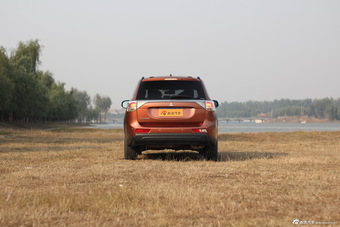 2013款欧蓝德 2.4L 四驱精英GT版