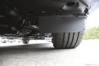 2015款英菲尼迪Q50L 2.0T自动豪华运动版