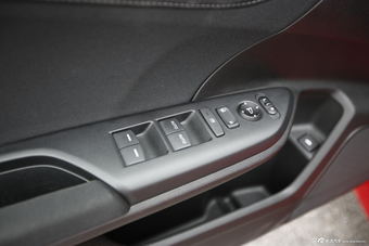 2016款思域1.5T手动220TURBO豪华型