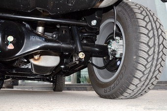 2016款北京BJ40L 2.3T自动四驱尊享版