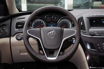 2015款君威2.0L自动领先时尚型