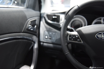 2015上海车展：奔腾B90