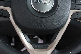 2014款大切诺基柴油版到店实拍