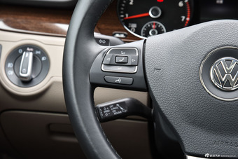 2015款迈腾2.0TSI尊贵型