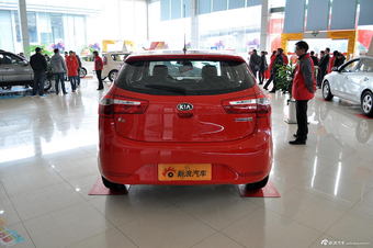 2012款起亚K2 1.4L自动炫酷纪念版两厢