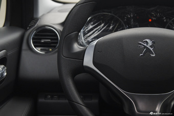 2015款东风标致3008 2.0L手动经典版