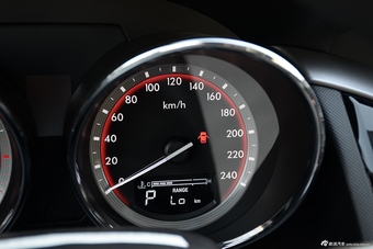 2016款奔腾B70 2.0L自动十周年纪念版