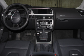 2016款奥迪A5 Coupe 2.0T自动45TFSI进取型
