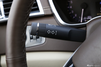 2015款凯迪拉克SRX 3.0L自动精英型