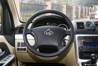 2016款睿行M90 2.0L手动标准型平顶掀背门