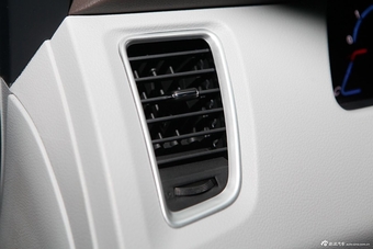 2014款纳智捷 5 Sedan荣耀导航版 1.8T自动尊贵型