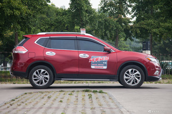 2015款奇骏2.5L XL 自动四驱领先MAX版