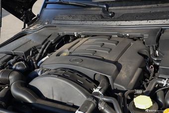 2016款第四代发现3.0T自动SDV6 HSE 柴油版