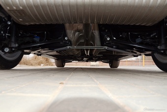 宝马2系旅行车220i 2.0T自动豪华设计套装