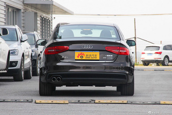 2016款奥迪A4L 3.0T自动45TFSI quattro个性运动版