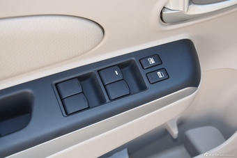 2015款启辰D50 1.6L自动豪华版