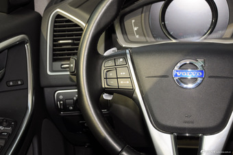 2016款沃尔沃XC60 2.5T自动 T6 AWD智越版