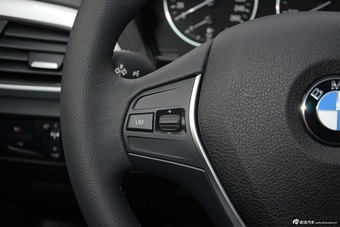 2016款宝马1系118i 1.5T自动都市设计套装