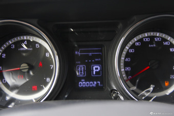 2016款东风风神A60 1.6L自动豪华型