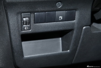 2013款世嘉三厢1.6L手动品尚型