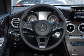 2016款奔驰GLC300 2.0T自动4MATIC豪华型