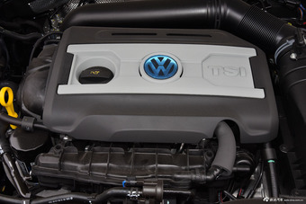 2015款帕萨特1.8T DSG至尊版