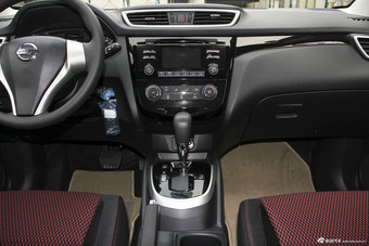 2016款逍客2.0L自动XL精英版