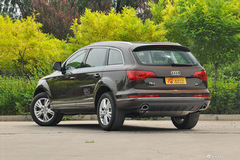 2015款奥迪Q7 40TFSI典藏型