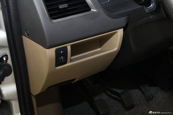 2014款五菱荣光1.2LS标准型