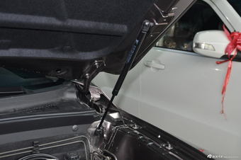 2012款奥轩GX5 2.0L手动两驱天窗版