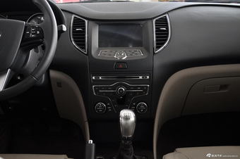 2013款奔腾B50 1.6L手动尊贵型