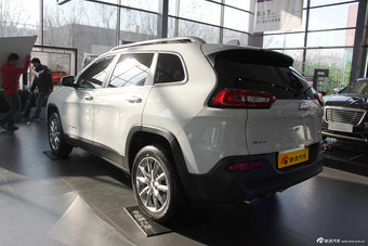 2014款自由光2.4L自动精锐版