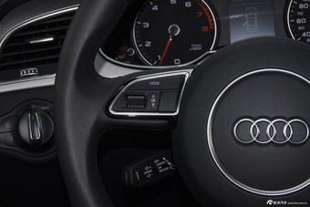 2016款奥迪A4L 3.0T自动45TFSI quattro个性运动版