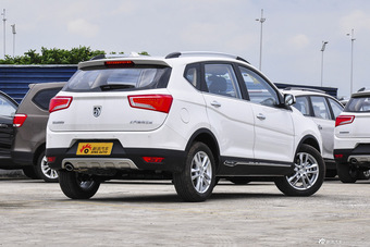 2016款宝骏560 1.8L手动精英型