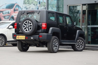 2016款北京BJ40L 2.3T自动四驱尊享版