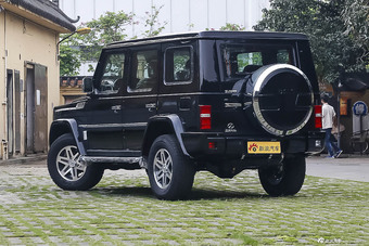 2016年北京BJ80 2.3T手动尊贵版