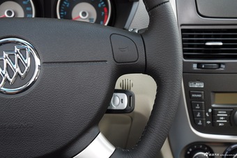 2015款凯越1.5L手动尊享型