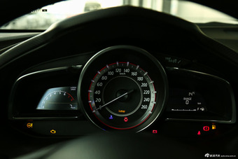 2016款马自达3昂克赛拉1.5L手动两厢舒适型