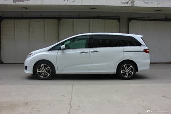 2015款奥德赛2.4L自动至尊版到店实拍