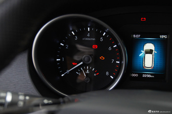 2015款哈弗H6 Coupe 2.0T手动两驱尊贵型