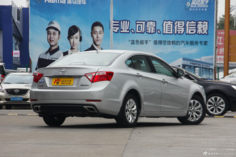 2014款海马M8 2.0L自动舒适型