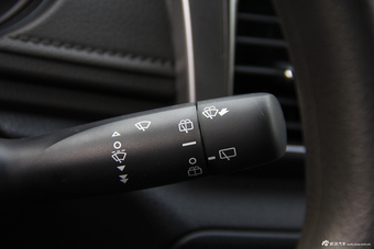 2015款YARiS L致炫1.5L自动魅动版