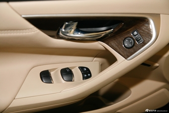 2014款天籁 公爵2.5L XV荣耀版