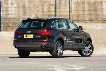 2014款奥迪Q7 35TFSI越野型