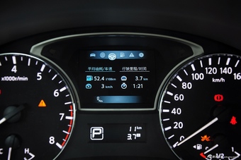 2015款天籁2.5L XL Upper欧冠科技版