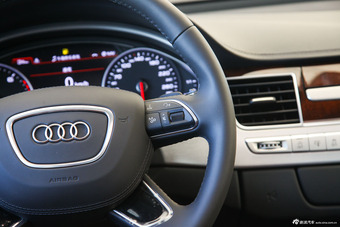2014款奥迪A8L 3.0T自动45TFSI quattro专享型