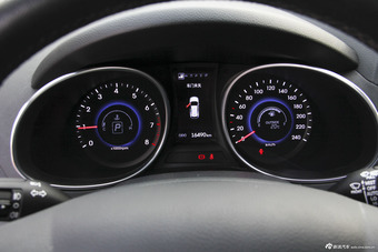 2013款改款全新胜达 2.0T 自动四驱顶级型