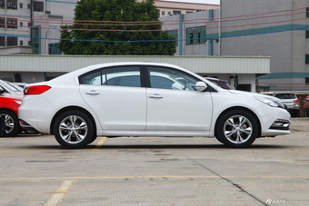 2015款众泰Z500 1.5T自动尊贵型