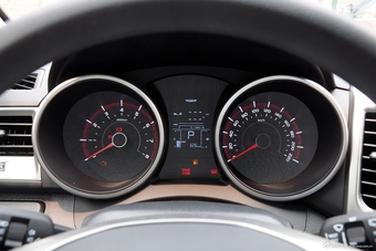 2015款蒂维拉 1.6L自动两驱致炫版