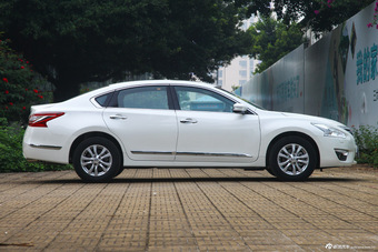 2015款天籁2.5L自动XL-NAVI Tech欧冠智享版